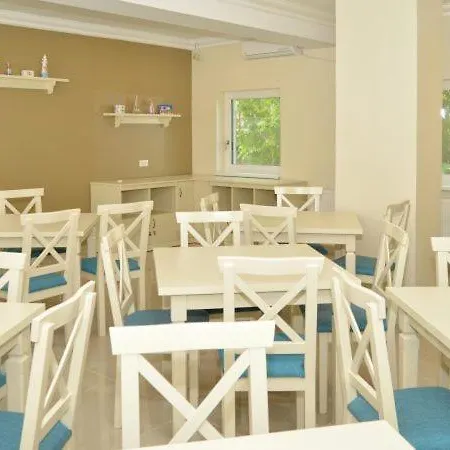 Mykonos Mamaia Nord 3* Năvodari