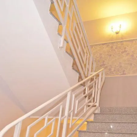 Hotel Mykonos Mamaia Nord 3*